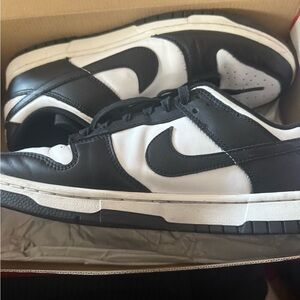Nike Men's Black and White Panda Dunks 🐼